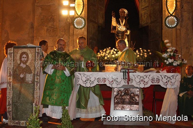 2009IMG_7074.JPG - Concelebrazione Eucaristica presideuta da S.E. Mons. Francesco Montenegro, Arcivescovo di Agrigento (2009)